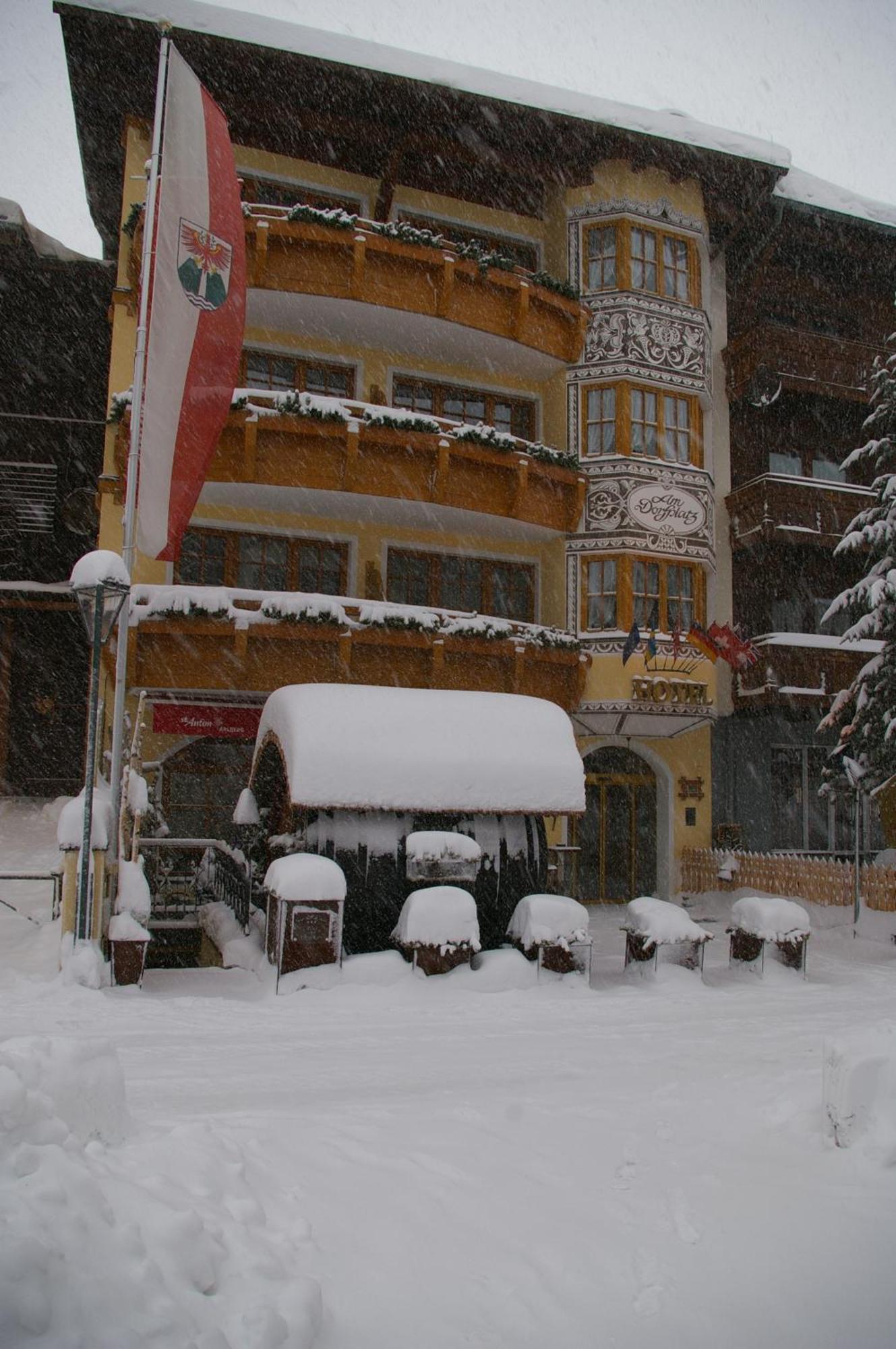 Am Dorfplatz Suites - Adults Only Sankt Anton am Arlberg Exterior photo